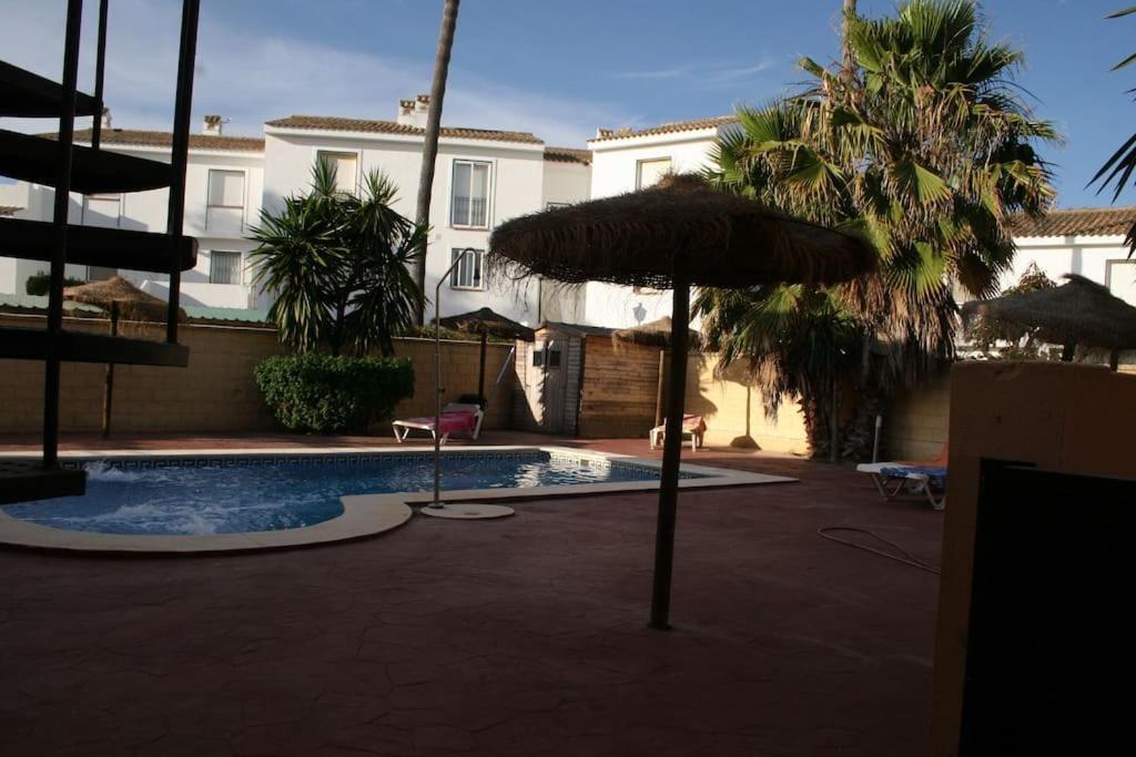 Selecta - Chalet Primera Linea Piscina Y Parking Isla Canela Exterior photo
